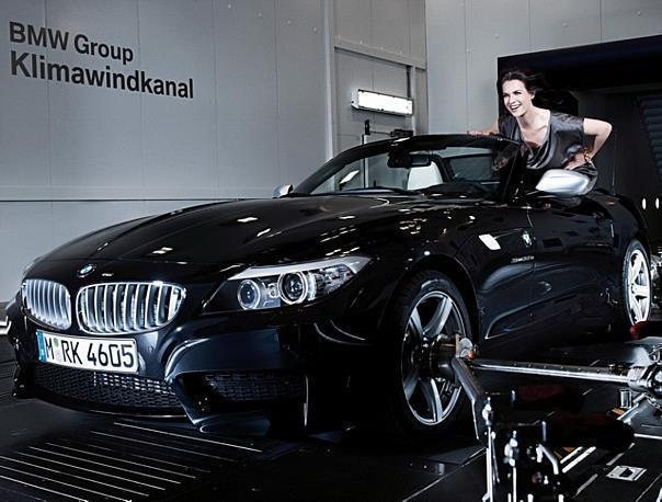 BMW Group Olympiabotschafterin Katarina Witt im BMW Group Klimawindkanal 